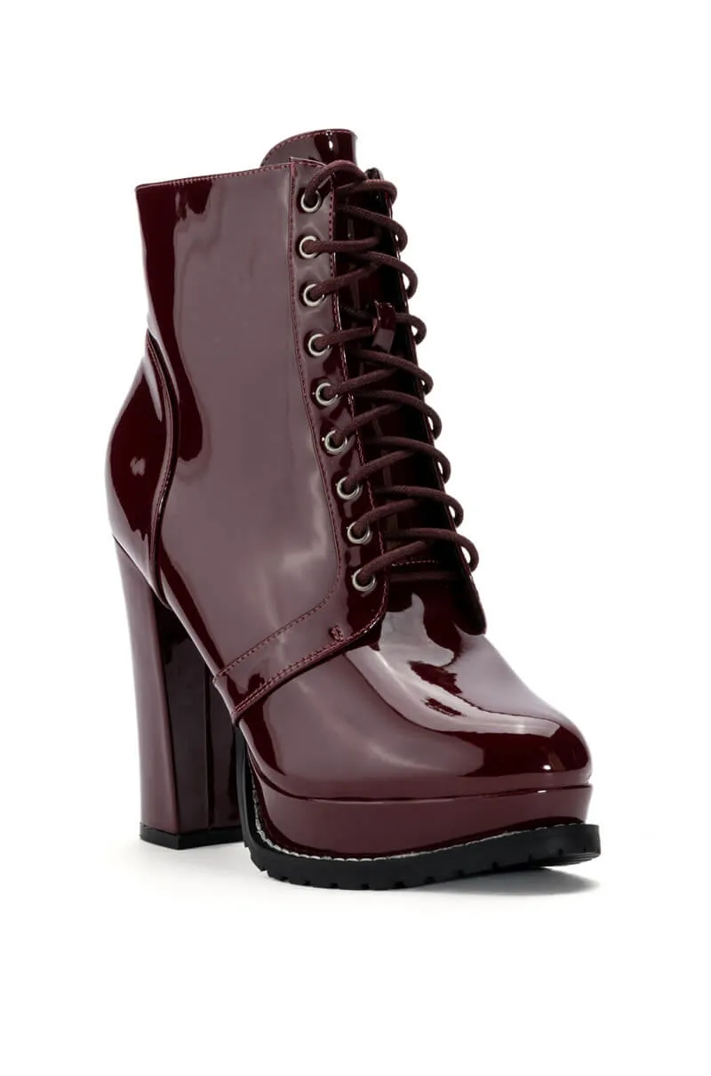 AZALEA WANG FREDDIE CHUNKY LACE UP BOOTIE IN BURGUNDY