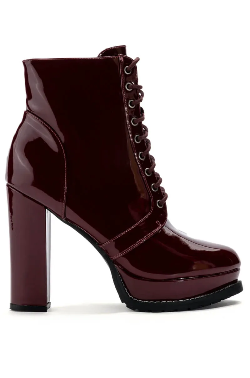 AZALEA WANG FREDDIE CHUNKY LACE UP BOOTIE IN BURGUNDY