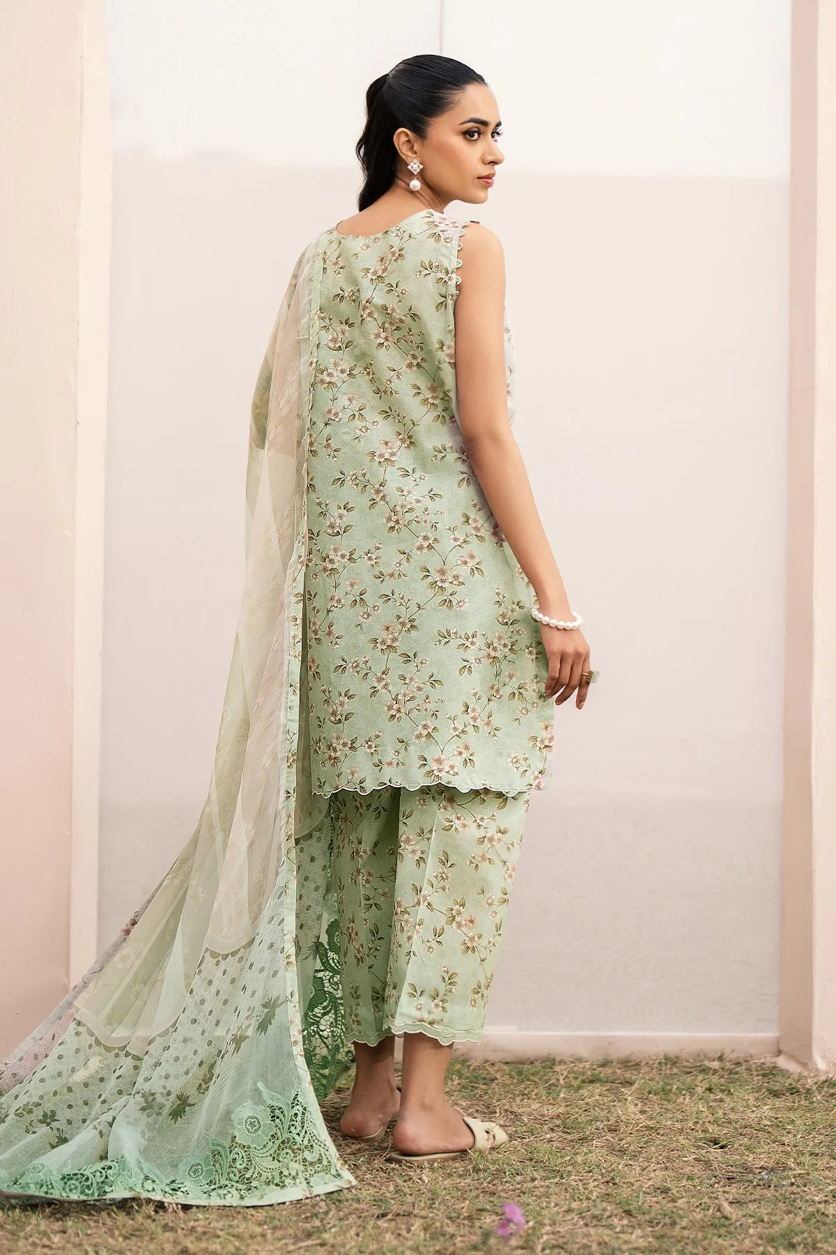 EMBROIDERED PRINTED LAWN UF-609