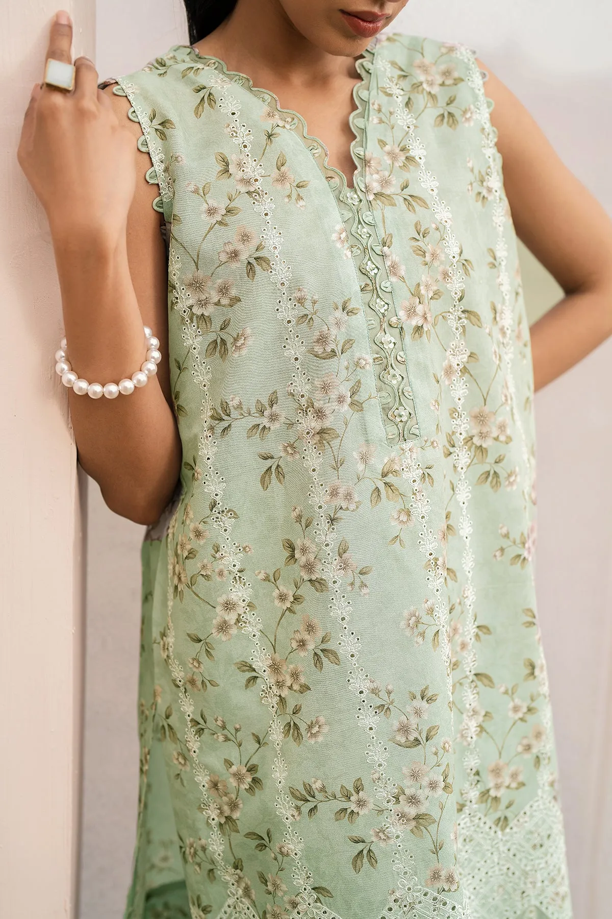 EMBROIDERED PRINTED LAWN UF-609