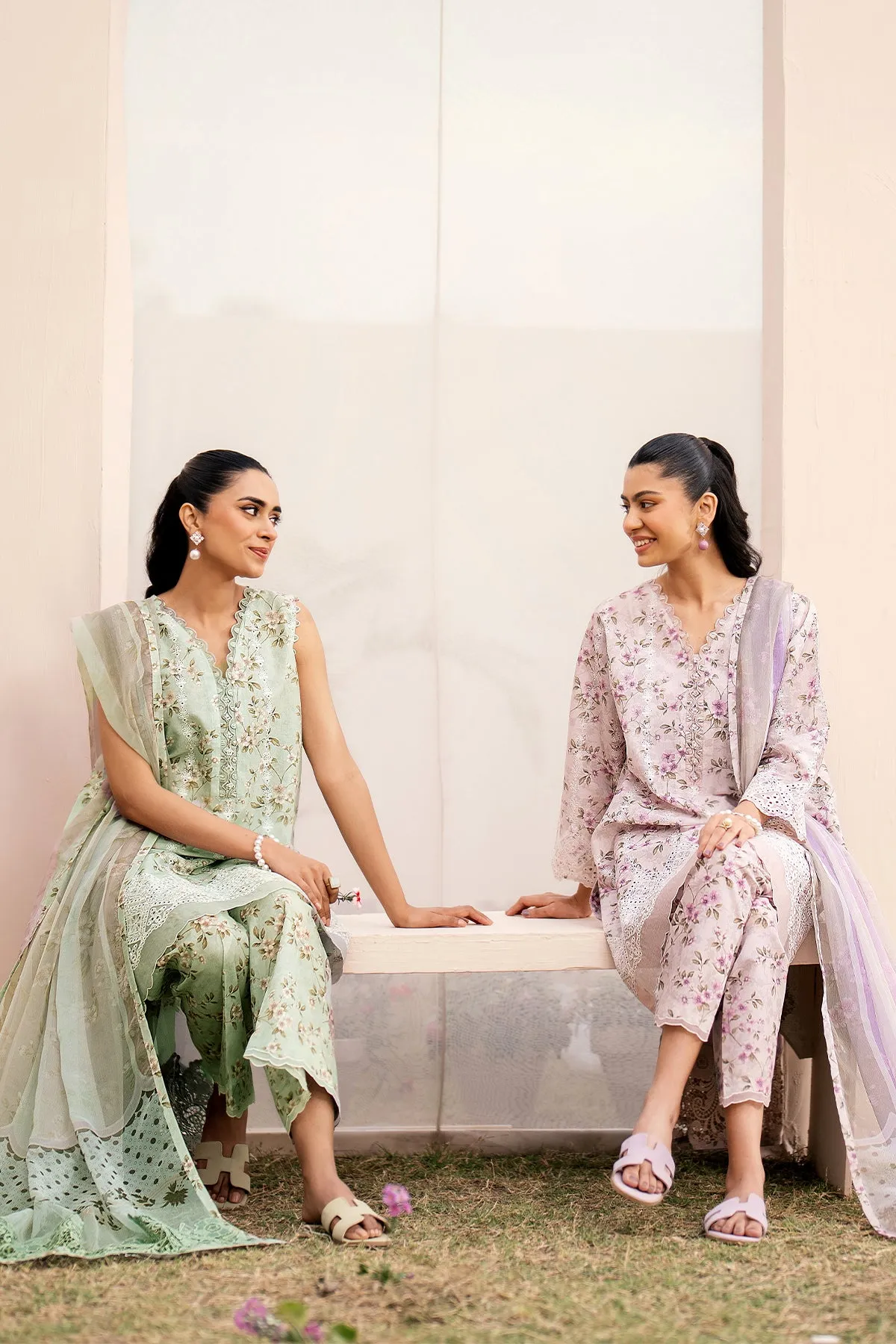 EMBROIDERED PRINTED LAWN UF-609