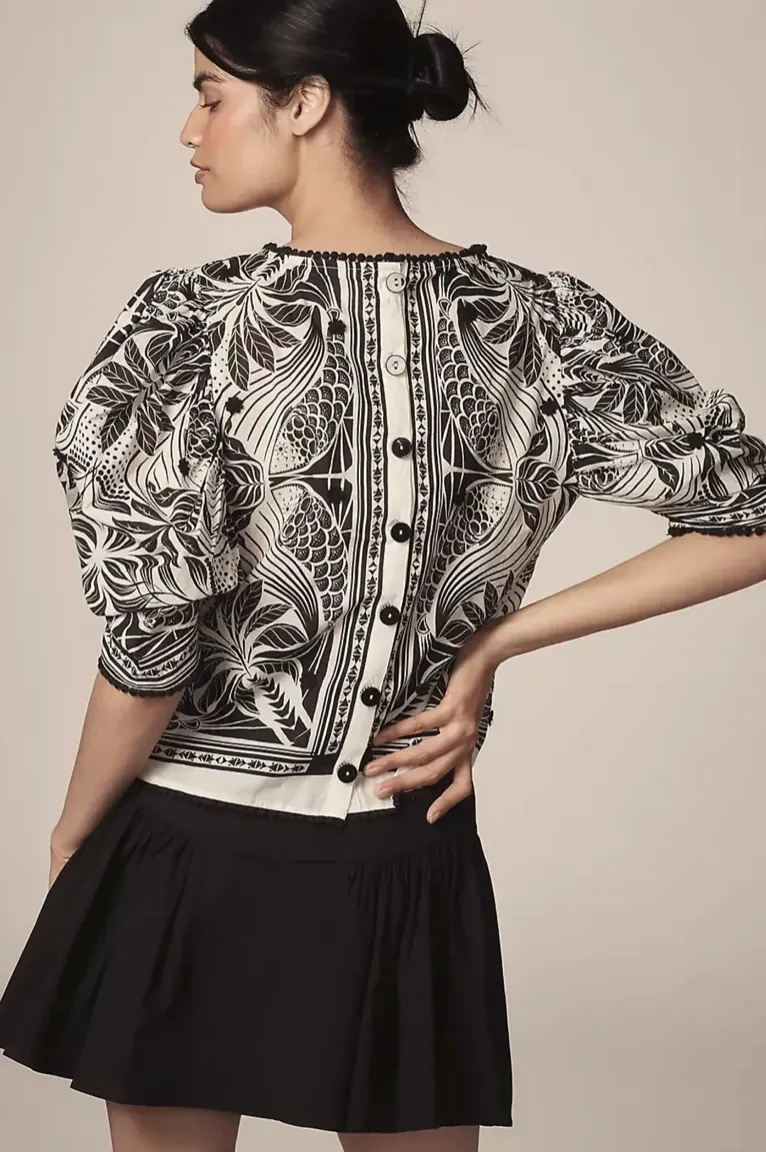 Monochrome Elegance Scarf Off-White Blouse