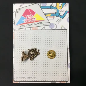 MP0186 - Gold Clock Trumpet Music Metal Pin Badge