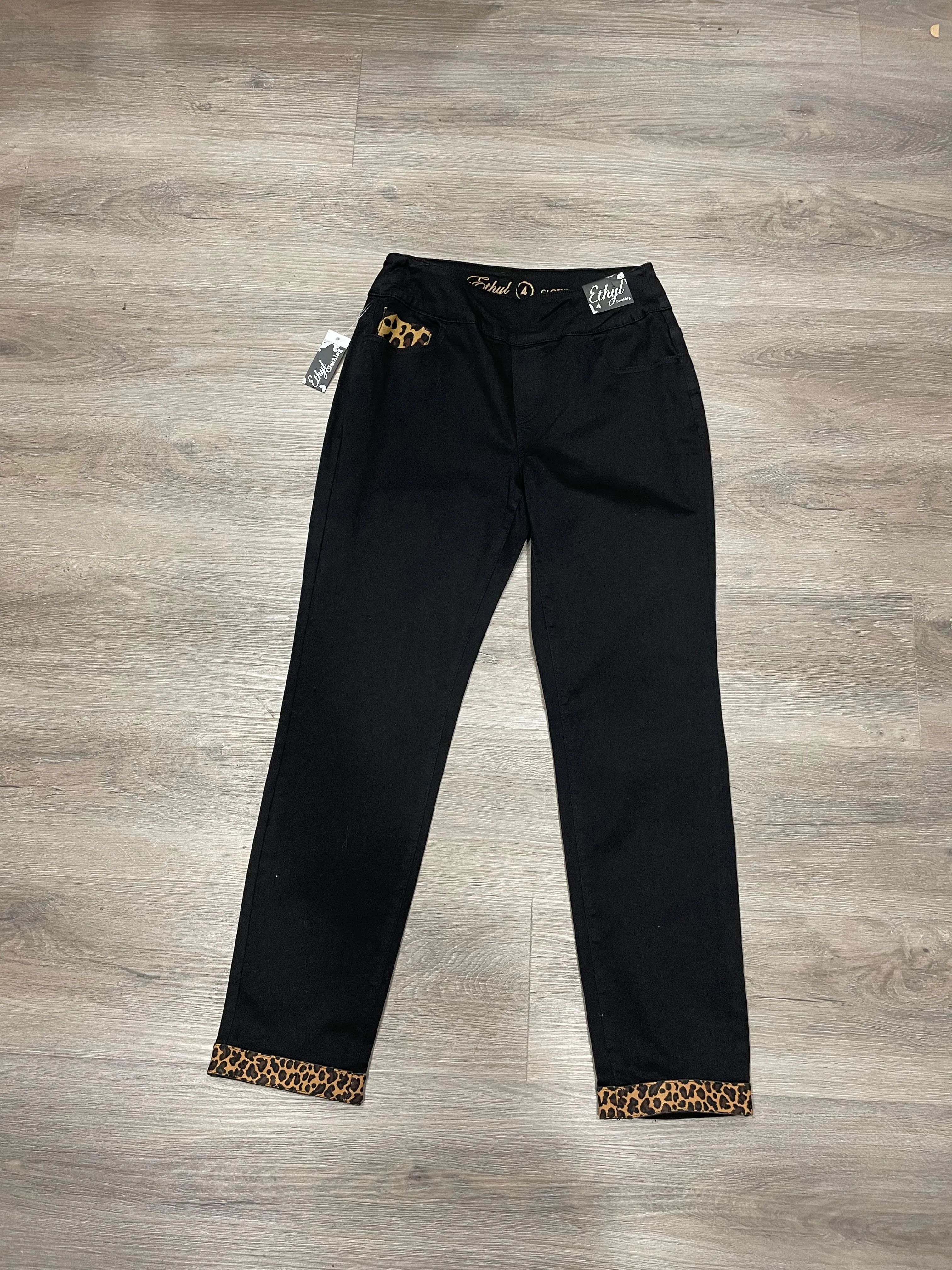 Pull on Detail Jean by Ethyl animal hem